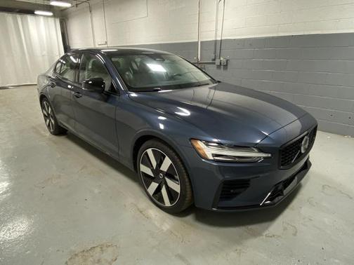 2025 Volvo S60 Plug-In Hybrid T8 Ultra