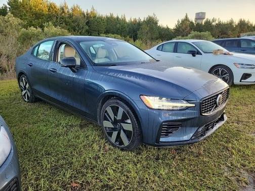 2025 Volvo S60 Plug-In Hybrid T8 Ultra