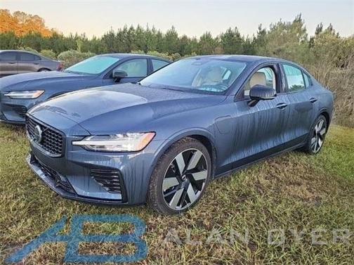 2025 Volvo S60 Plug-In Hybrid T8 Ultra