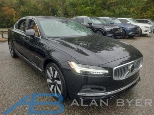 2025 Volvo S90 Plug-In Hybrid T8 Ultra