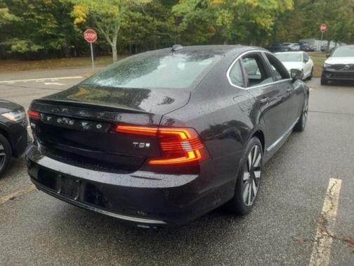 2025 Volvo S90 Plug-In Hybrid T8 Ultra