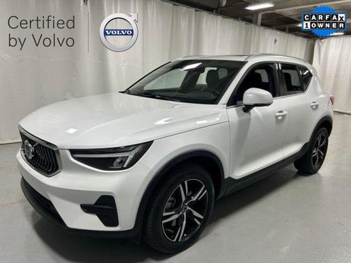 2025 Volvo XC40 B5 Core Bright Theme