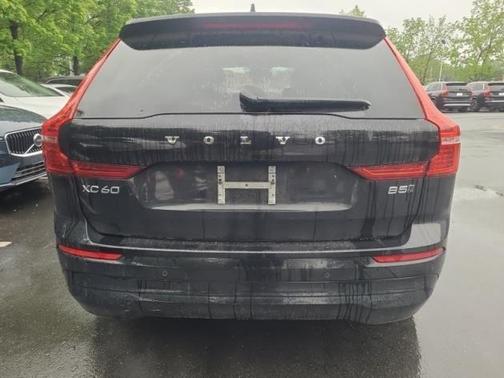 2022 Volvo XC60 Momentum