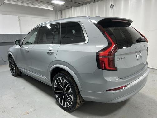 2025 Volvo XC90 B6 Plus 7-Seater