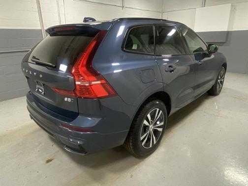 2025 Volvo XC60 B5 Core