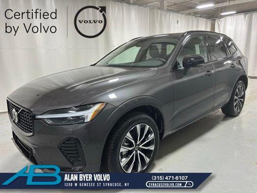 Platinum Grey Metallic 2025 Volvo XC60 B5 Plus