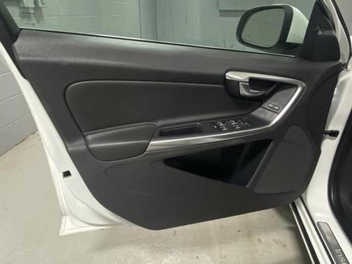 2018 Volvo S60 Inscription T5 Platinum