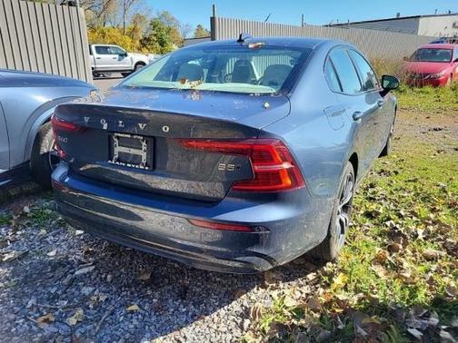 2024 Volvo S60 B5 Plus Dark Theme