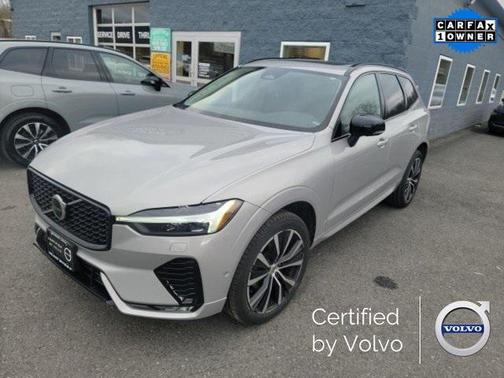 2024 Volvo XC60 B5 Plus Dark Theme