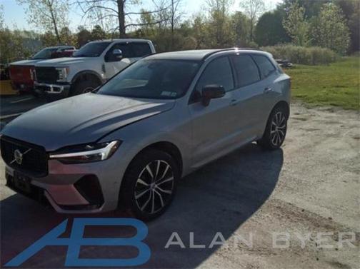 2024 Volvo XC60 B5 Plus Dark Theme