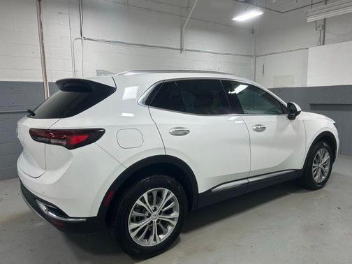 Summit White 2022 Buick Envision AWD Preferred