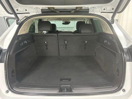 Summit White 2022 Buick Envision AWD Preferred