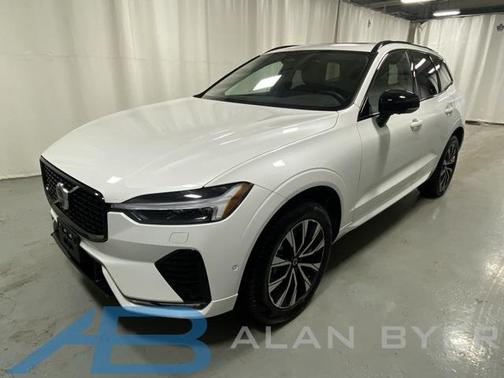 2025 Volvo XC60 B5 Plus