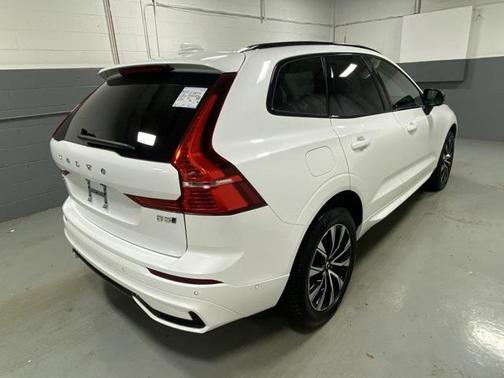 2025 Volvo XC60 B5 Plus