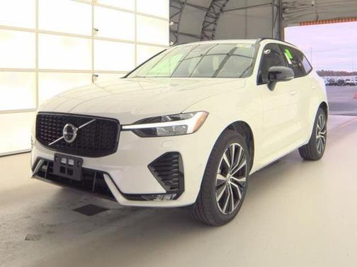 2025 Volvo XC60 B5 Plus