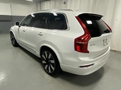 2023 Volvo XC90 Recharge Plug-In Hybrid T8 Ultimate Bright Theme 7-Seater
