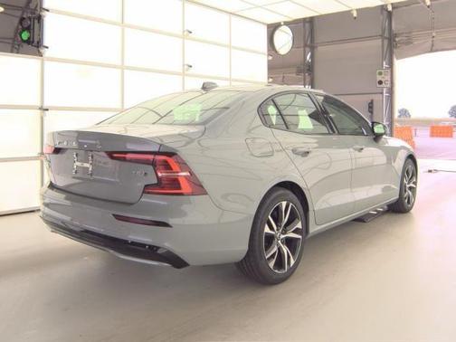 2025 Volvo S60 B5 Core
