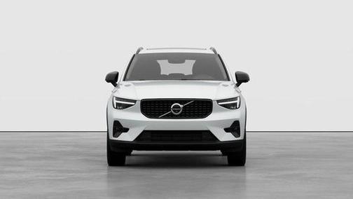 2026 Volvo XC40 Plus, B5 AWD Gas (mild hybrid), Dark