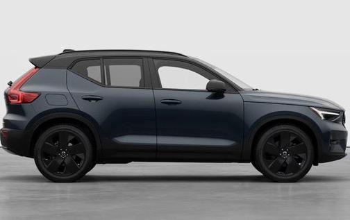 2026 Volvo XC40 B5 Ultra Black Edition