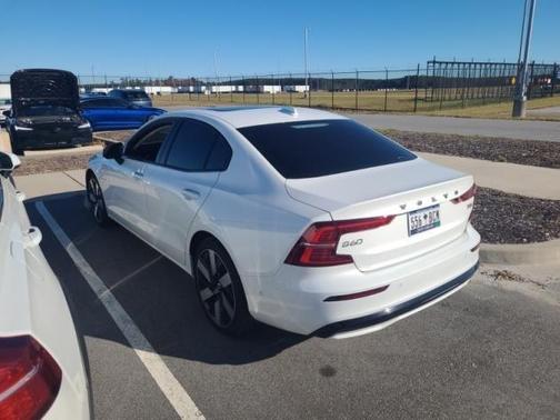 2025 Volvo S60 Plug-In Hybrid T8 Ultra