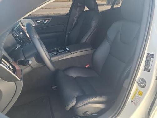 2025 Volvo S60 Plug-In Hybrid T8 Ultra