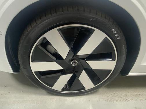 2025 Volvo S60 Plug-In Hybrid T8 Ultra