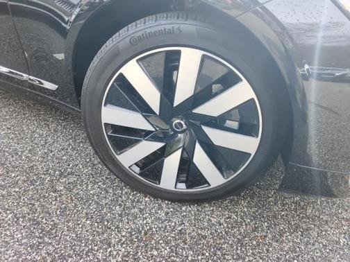 2025 Volvo S90 Plug-In Hybrid T8 Plus