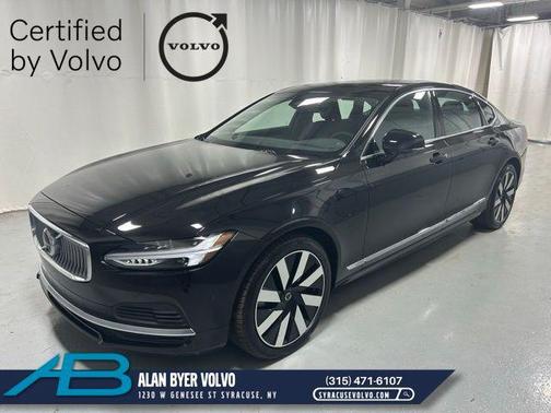 Onyx Black Metallic 2025 Volvo S90 Plug-In Hybrid T8 Plus