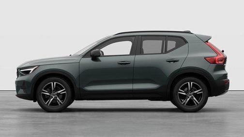 2026 Volvo XC40 B5 Core Dark Theme