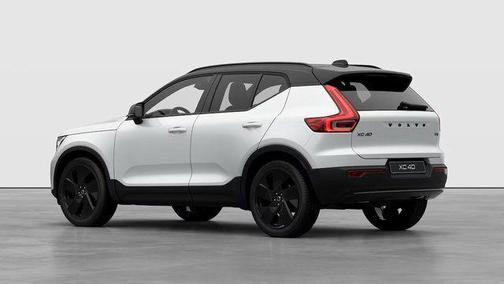 2026 Volvo XC40 Black Edition Ultra, B5 AWD Gas (mild hybrid)