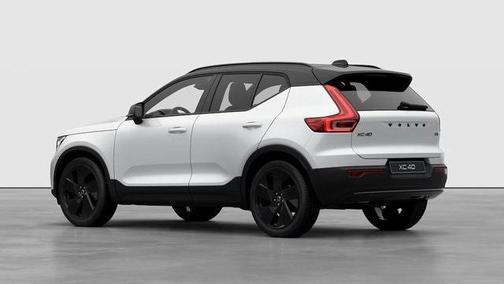 2026 Volvo XC40 Black Edition Ultra, B5 AWD Gas (mild hybrid)