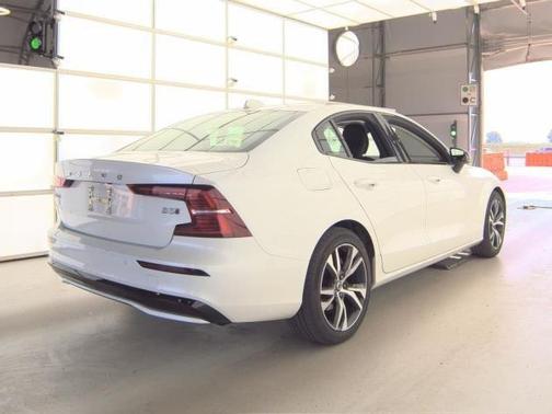 2025 Volvo S60 B5 Core