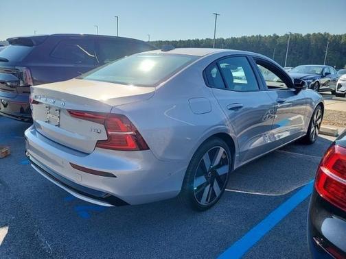 2025 Volvo S60 Plug-In Hybrid T8 Ultra