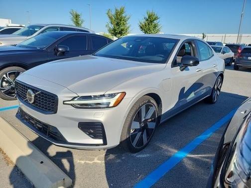 2025 Volvo S60 Plug-In Hybrid T8 Ultra