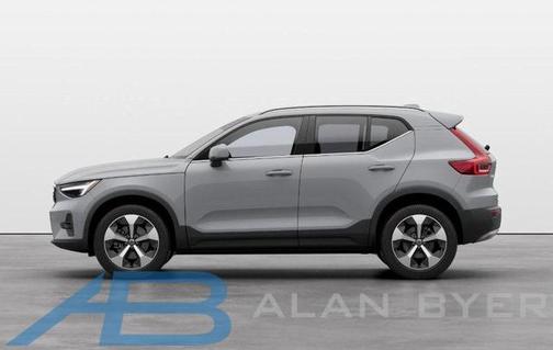 2025 Volvo XC40 Plus Bright Theme