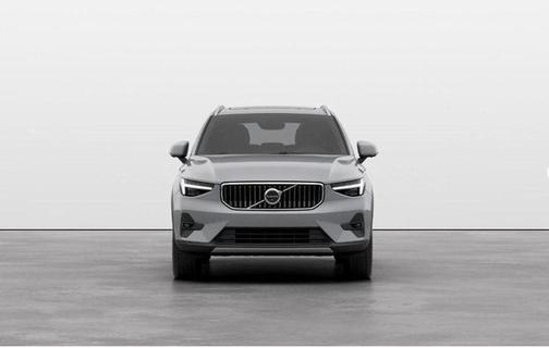 2025 Volvo XC40 Plus Bright Theme