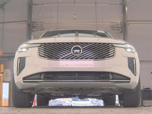 2025 Volvo XC90 B6 Plus 7-Seater