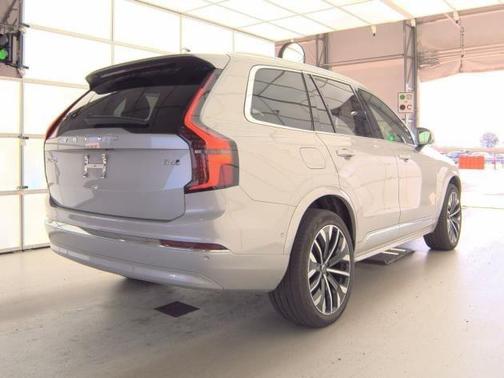 2025 Volvo XC90 B6 Plus 7-Seater