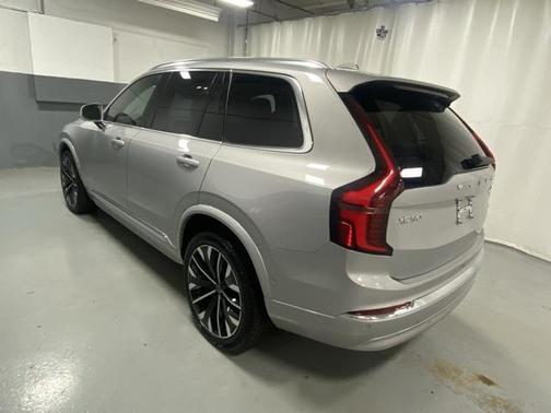 2025 Volvo XC90 B6 Plus 7-Seater