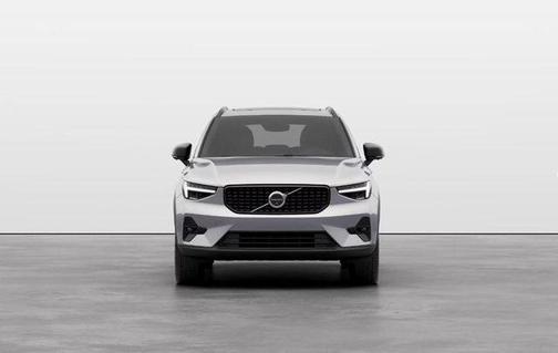 2025 Volvo XC40 Plus Dark Theme