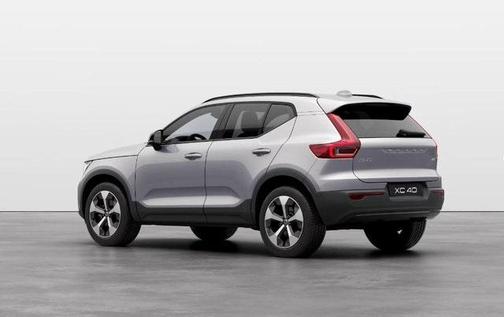 2025 Volvo XC40 Plus Dark Theme