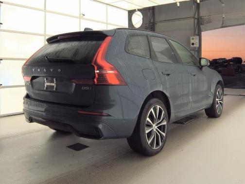 2025 Volvo XC60 B5 Plus