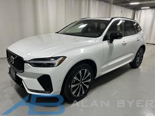 2025 Volvo XC60 B5 Plus