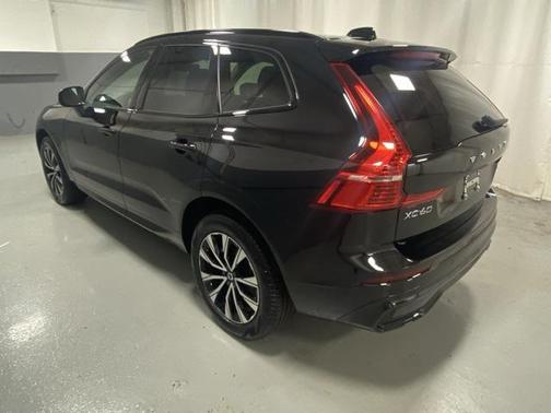 2025 Volvo XC60 B5 Core