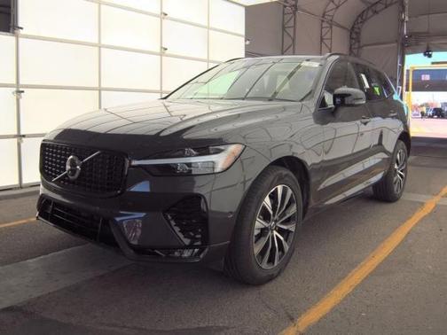 2025 Volvo XC60 B5 Plus