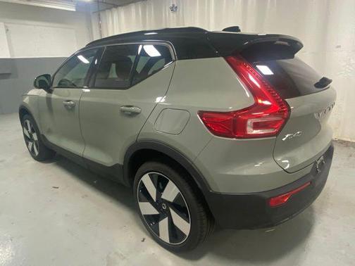 Sage Green Metallic 2023 Volvo XC40 Recharge Pure Electric Twin Ultimate