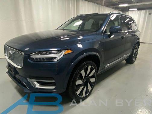 Denim Blue Metallic 2025 Volvo XC90 Plug-In Hybrid T8 Plus 6-Seater
