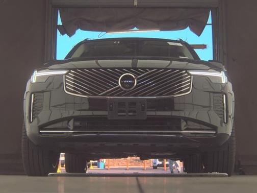 2025 Volvo XC90 B5 Plus 7-Seater