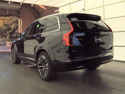 2025 Volvo XC90 B5 Plus 7-Seater