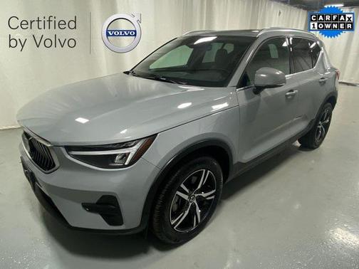 2025 Volvo XC40 B5 Core Bright Theme
